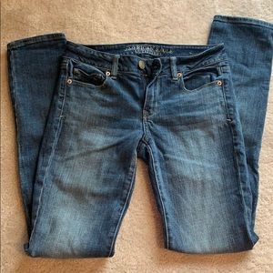 American eagle medium wash jeans